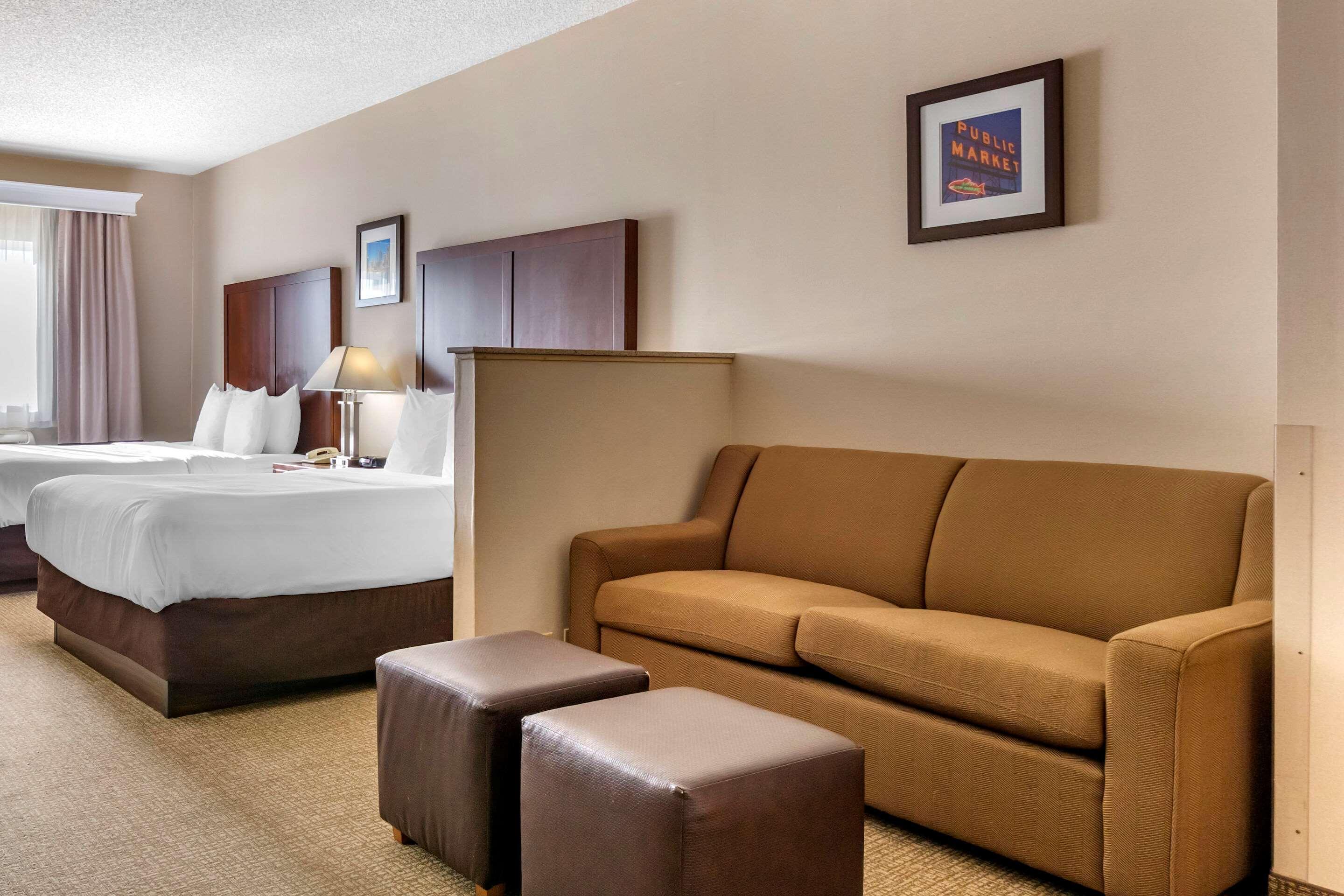 Comfort Inn & Suites Seattle North Exterior photo